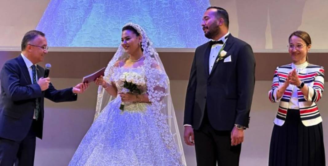 Gaziantep Böyle 'MUHTEŞEM' Nikah Görmedi! Gaziantep'te SİYASET VE İŞ DÜNYASI BU NİKAHA AKIN ETTİ! 5